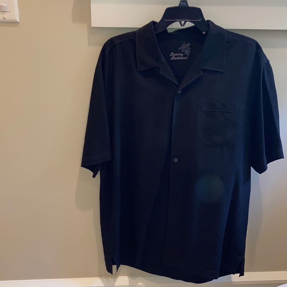 Men’s button down silk shirt. Tommy Bahama.